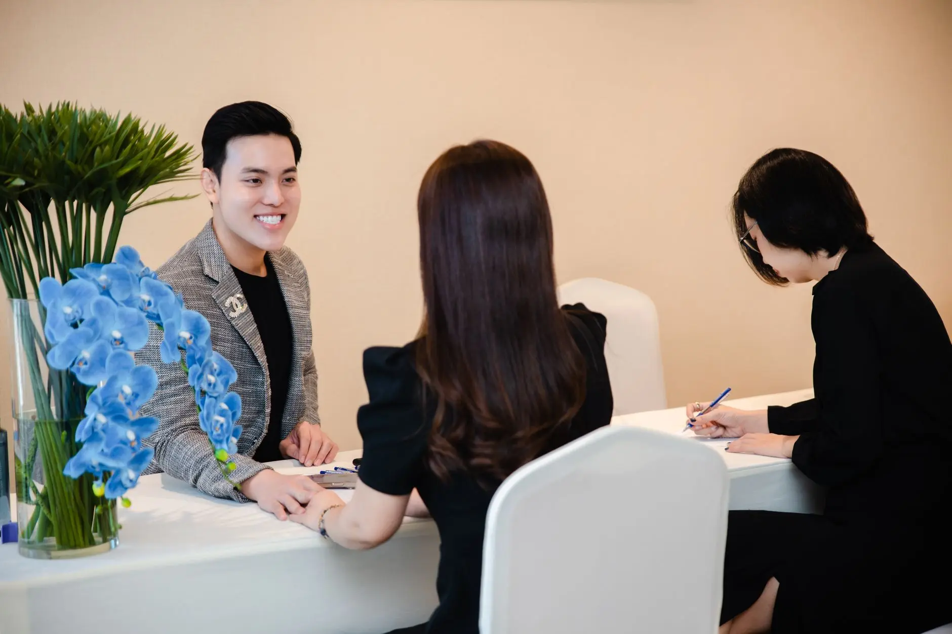 南宁西乡塘区婚介服务对比：缘来有喜与本地相亲平台差异分析正文配图 1